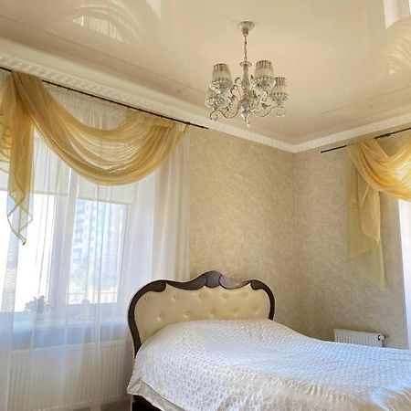 Apartments Koryatovichi Street Кам'янець-Подільский Екстер'єр фото