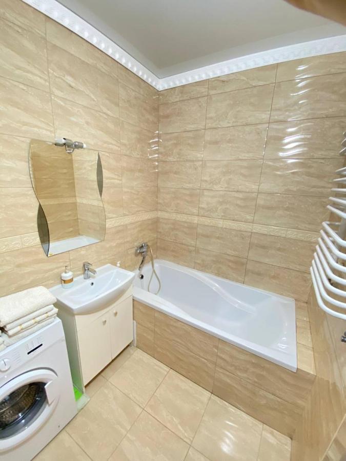 Apartments Koryatovichi Street Кам'янець-Подільский Екстер'єр фото