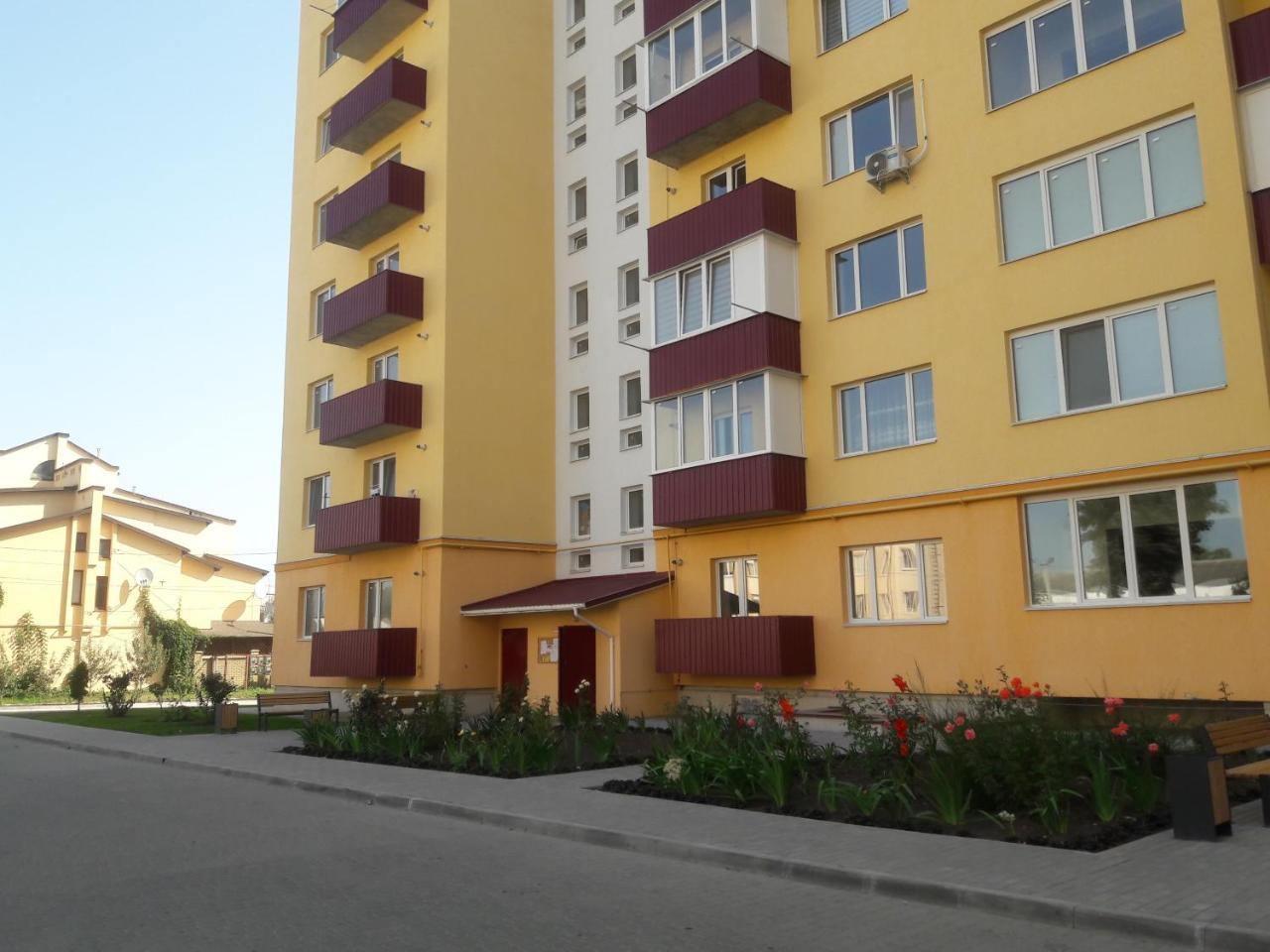 Apartments Koryatovichi Street Кам'янець-Подільский Екстер'єр фото
